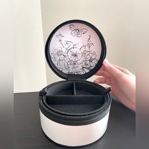 Gucci Flora Jewelry Box, White, Luxury,